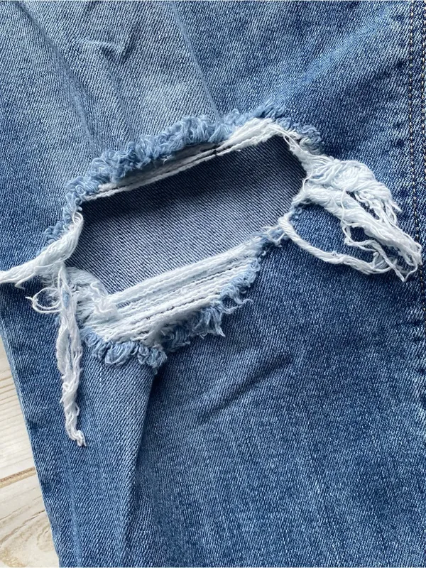 Old Navy boyfriend mid rise distressed ripped medium wash rolled cuff jeans 12 - Image 7