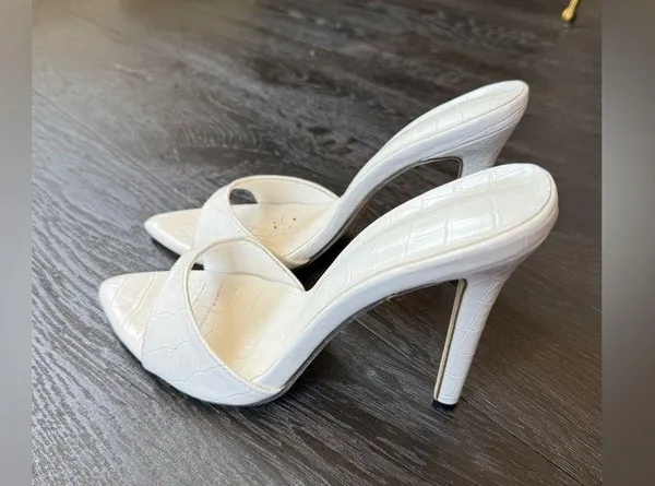 Elegant White Croc - Image 2
