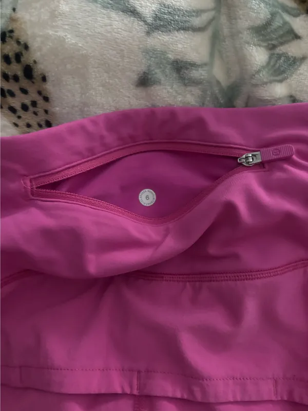 Lululemon Speed Up Shorts 4" Lined Mid-Rise - Image 4