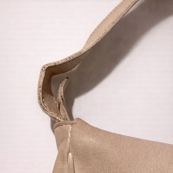 Furla Vintage Beige Leather Shoulder Bag – Classic Italian Hobo - Image 5