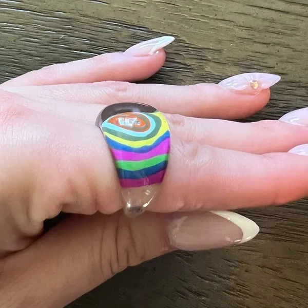 Vintage Lucite Plastic Acrylic Psychedelic Ring - Image 3