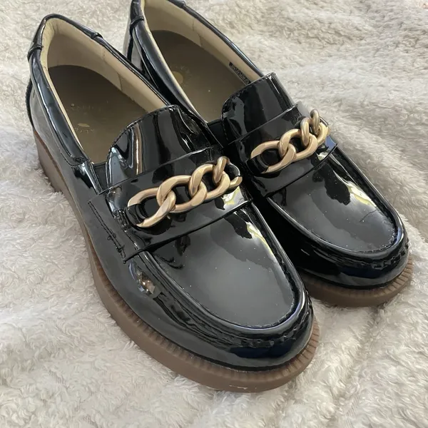 Revitalign Laural Black Patent Loafers Gold Chain Sz 10 - Image 9