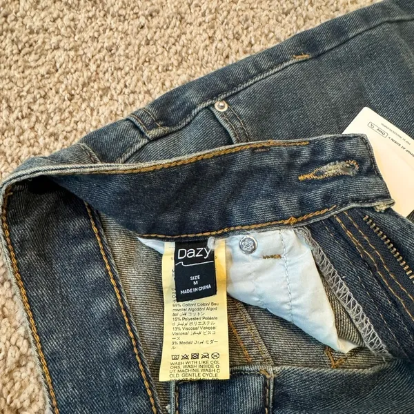 NWT Dazy Wide-Leg Denim Shorts Size M | Festival Concert Beach K-Pop Streetwear - Image 7