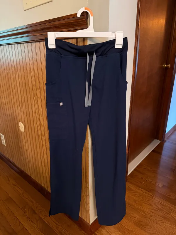 FIGS Scrubs Set - Image 5