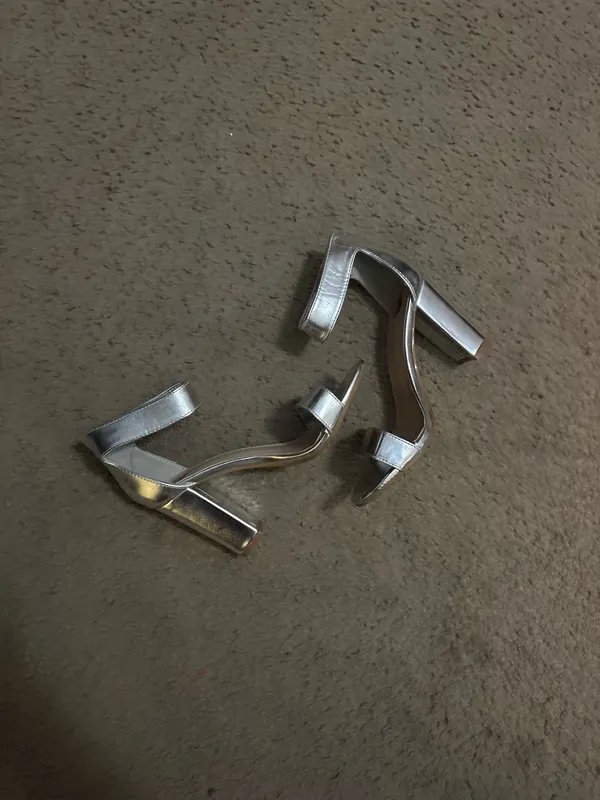 Silver party pumps Size 7.5 - Image 4