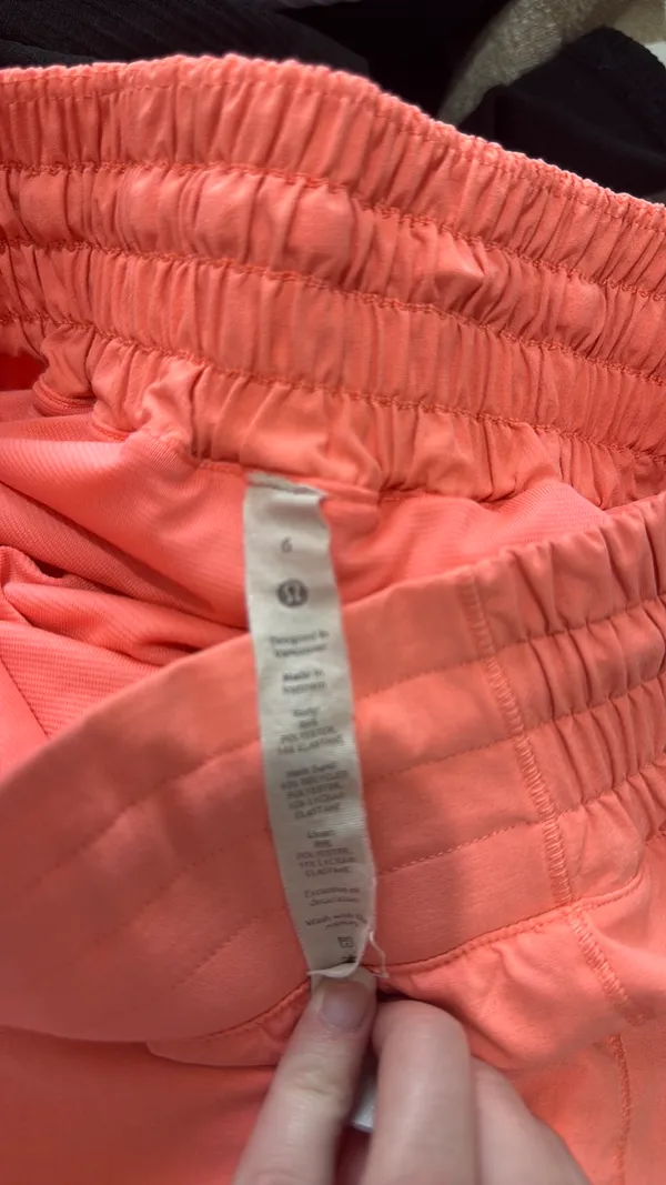 Lululemon Hotty Hot 4" - Image 3