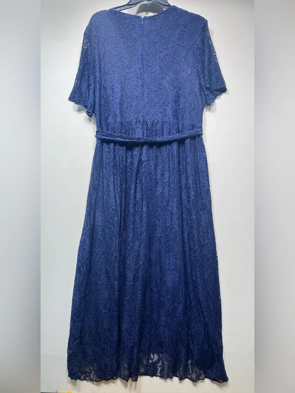 plus-size navy blue floral lace cocktail dress - Image 3