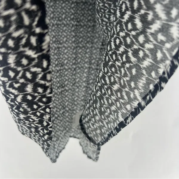 SAGE The Label Black White Abstract Tribal Print Lace-Up V-Neck Tunic‎ Top - Image 6
