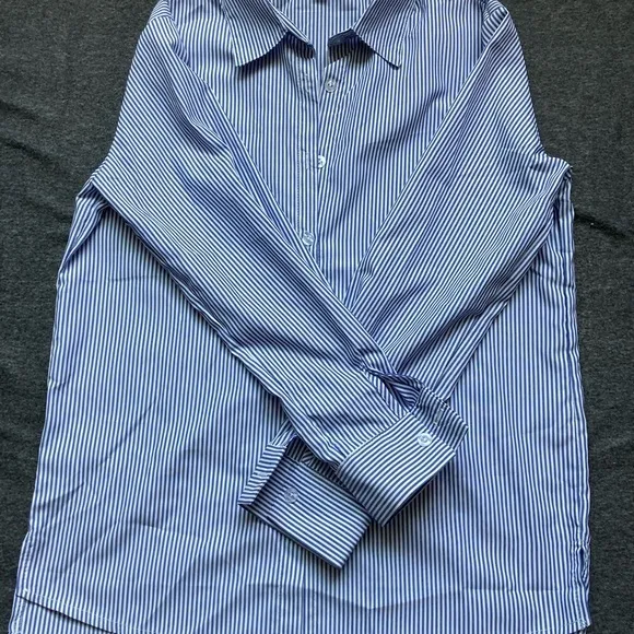 Women’s Stylish Striped Shirt Blue White Casual Button-Up size XS‎ NWOT - Image 4