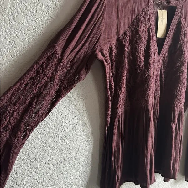 ❤️🆕American Eagle Outfitters Maroon Red Lace Peasant Blouse✨NWT✨ - Image 2