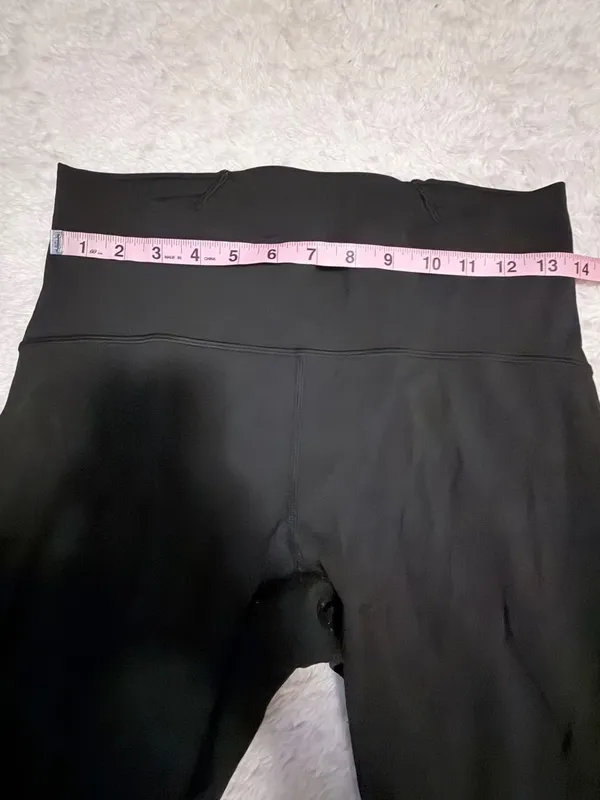 lululemon athletica black train times crop leggings size 10 - Image 3