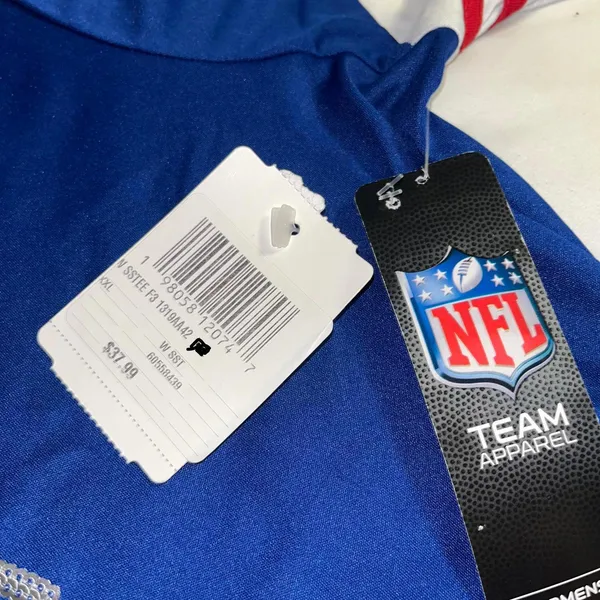 NWT NFL New York Giants Women's V-Neck T-Shirt Size Med New With Tags Football - Image 3