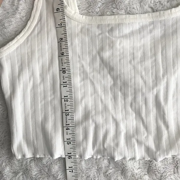 NEW Aerie Offline White Ribbed OG Groove Lettuce Hem Crop Top XL - Image 6