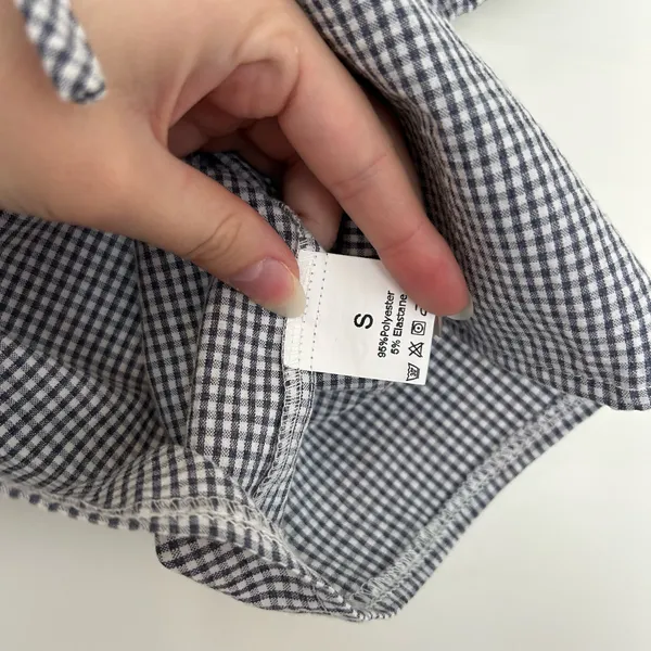 Gingham self tie puff sleeve cutie top Size small - Image 3