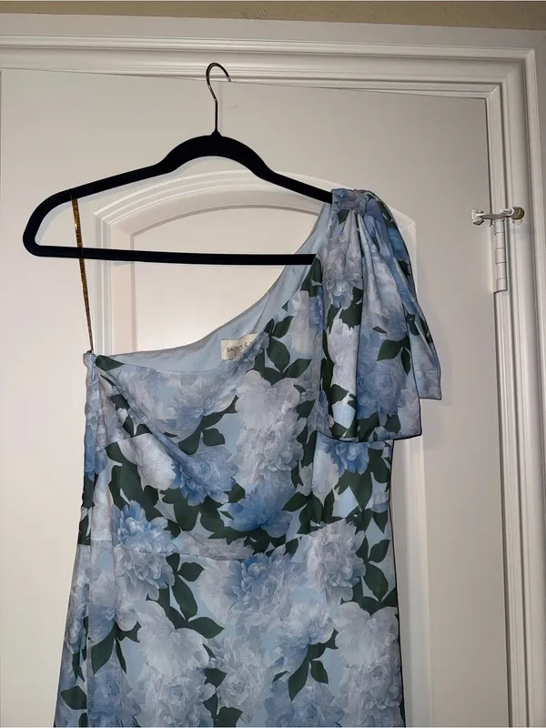 Sachin & Babi Chelsea Gown in Glacial Peonies size 8 - Image 4