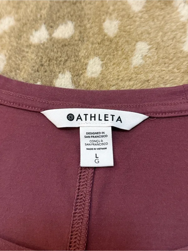 Athleta Breezy Tee Women’s Large Burgundy Scoop Neck Curved Hem - Image 5