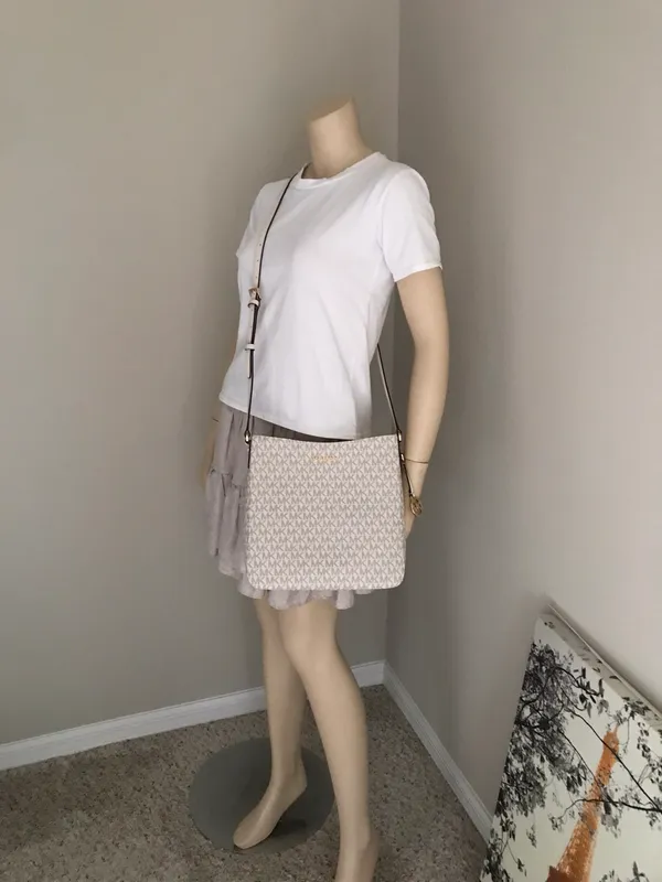 Michael Kors Purse - Image 12