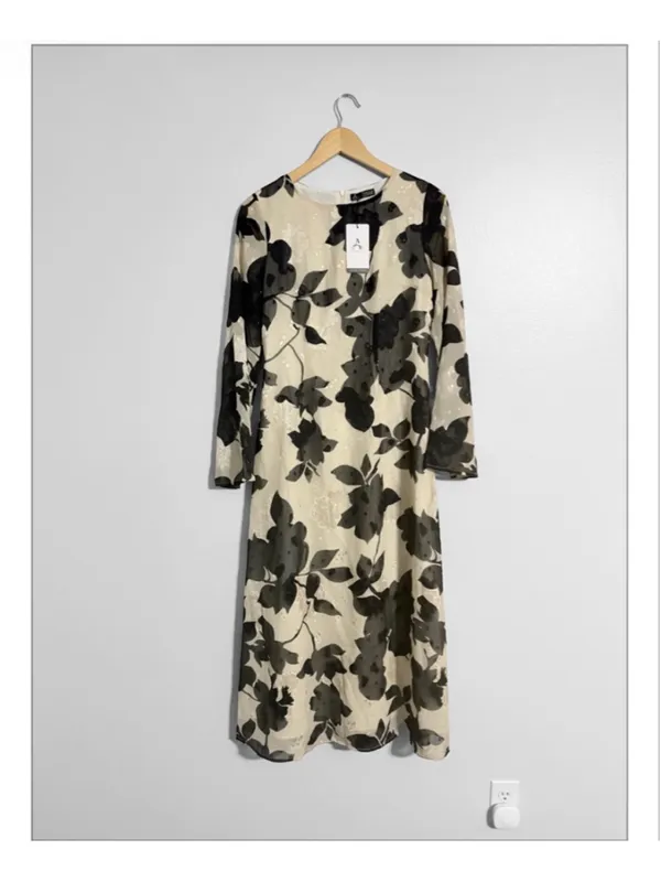 Anewsta New Floral Maxi Dress - Image 2