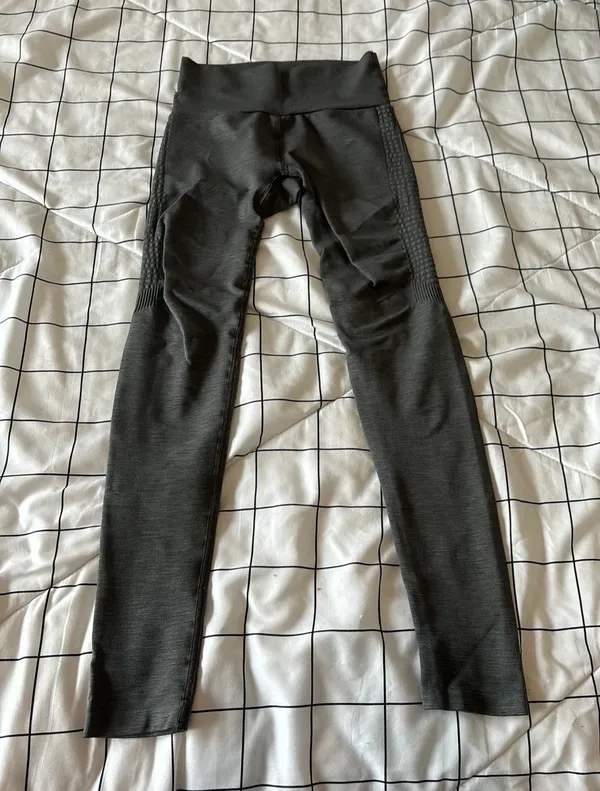 Alphalete Gray  Leggings - Image 2