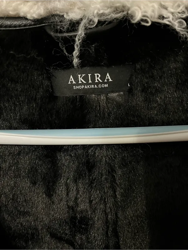 NEW AKIRA “Aspen Glow Up” Faux Fur Coat – Black – Size Large - Image 9