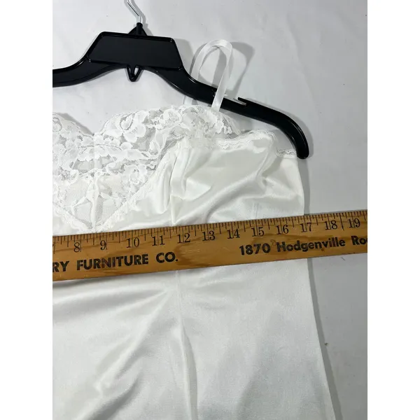 VTG Vassarette Lace Trim Camisole Top Women‎ L White USA Made Y2K Minimalist - Image 4