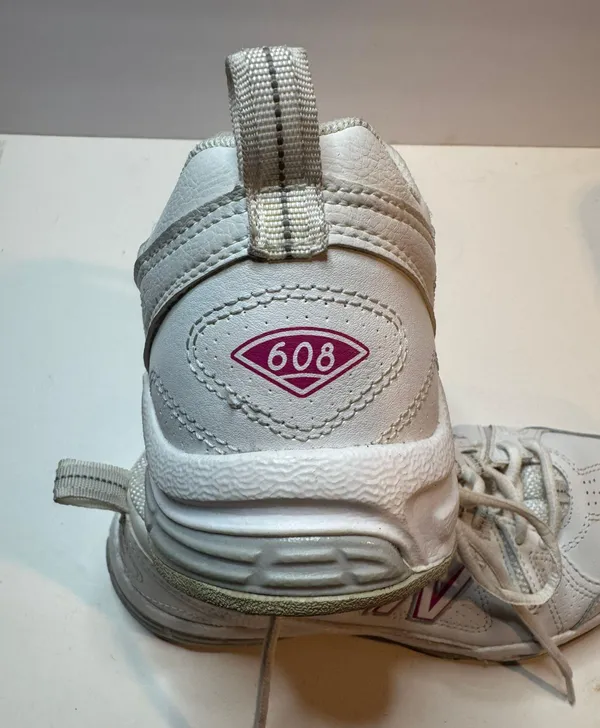 New Balance Womens 608 V3 Size 7.5 #WX608V3P - Image 9