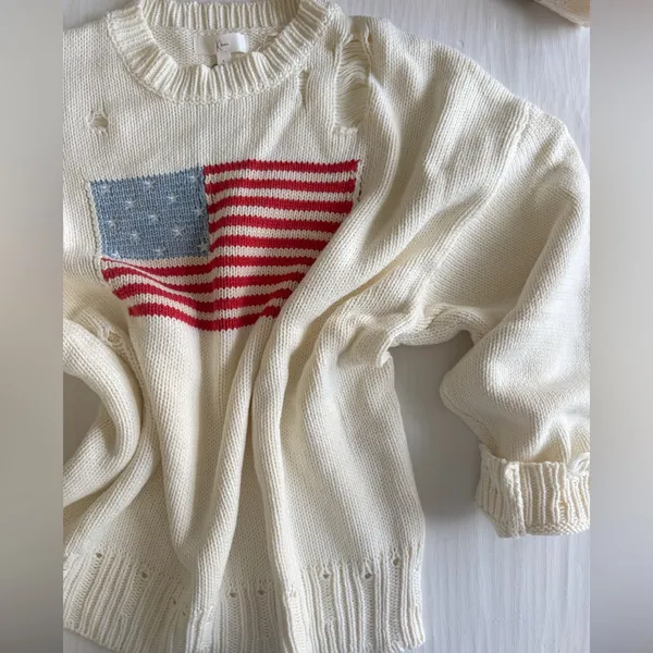 NWT Oversized distressed USA sweater Size L - Image 7