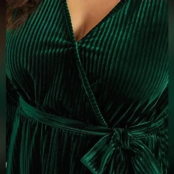 NWT!Dark green rib velvet wrap hem wrap pocket belt dress Size 12 or Large - Image 5