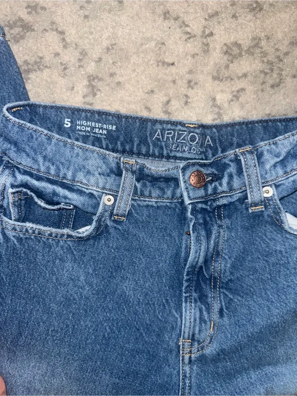 Arizona Jean Company Blue Slim Straight highest rise mom Jeans size 5 EUC - Image 6