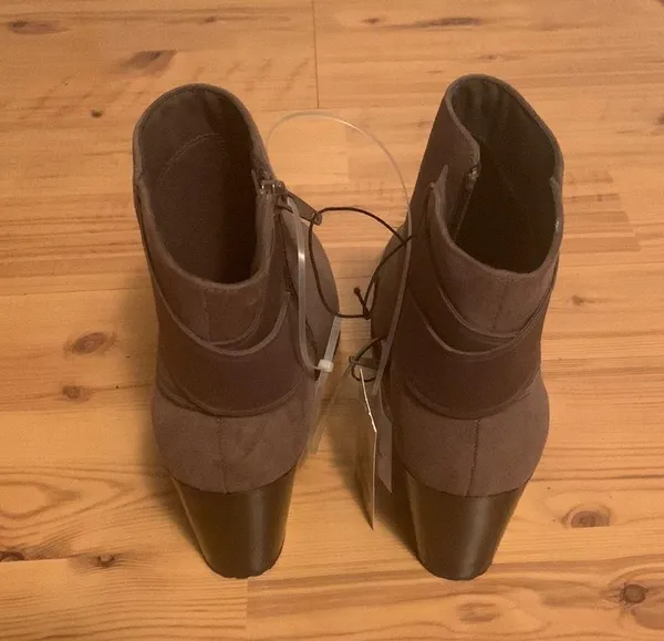 A New Day NWT Women Ankle Boot - Taupe - Image 3