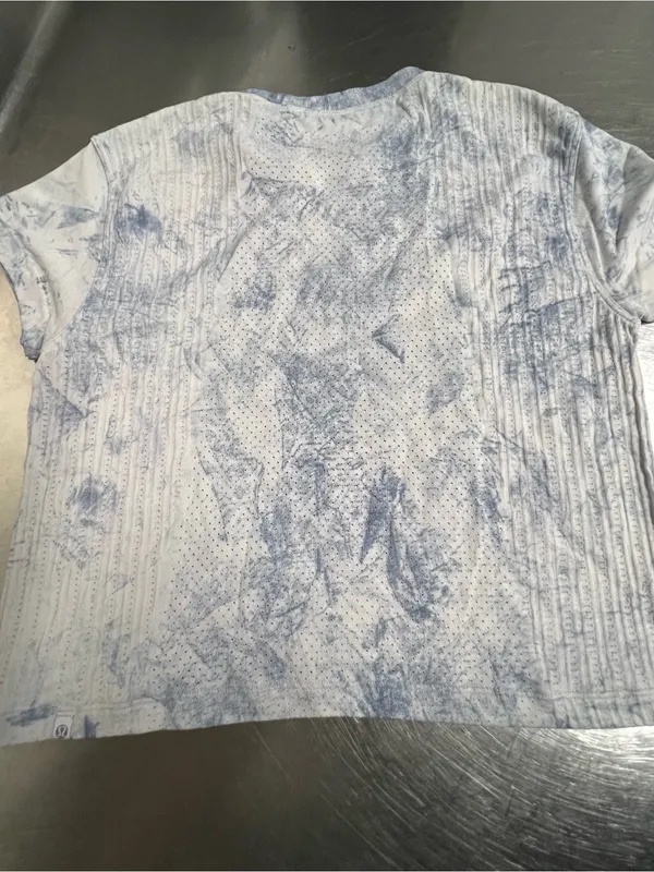 Lululemon White & Blue Tie Dye Train to Be Cropped Short Sleeve Top Size 8 VGUC - Image 5
