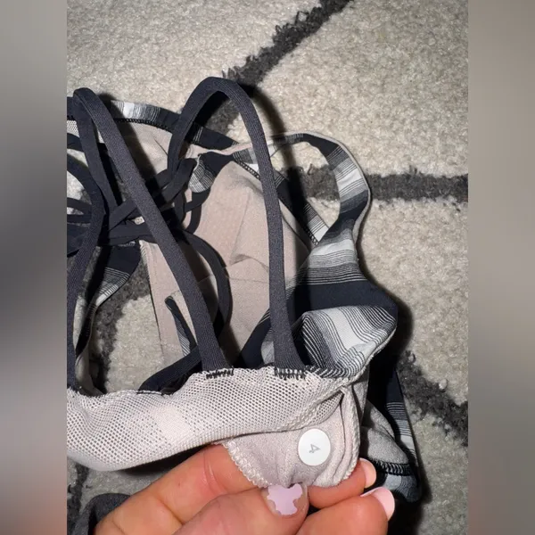 Lululemon Black and Gray Strappy Sports Bra - Image 4