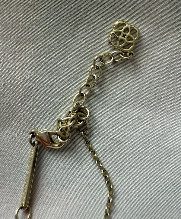 Rose Quartz Kendra Scott Necklace - Image 3