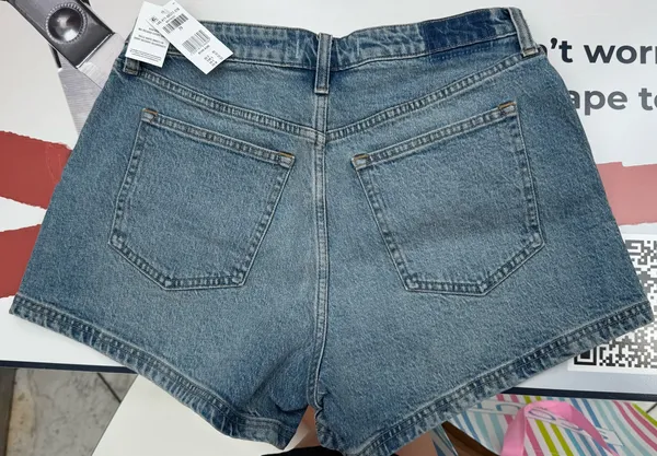 Abercrombie 90s Relaxed Cutoff Short - Image 4