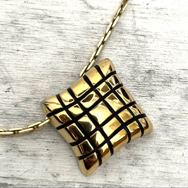 Jones New York gold tone small square pendant necklace - Image 5