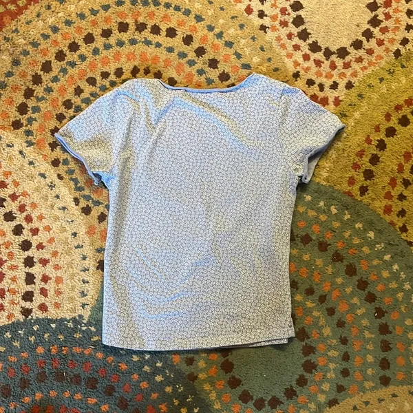 shirt. - Image 4