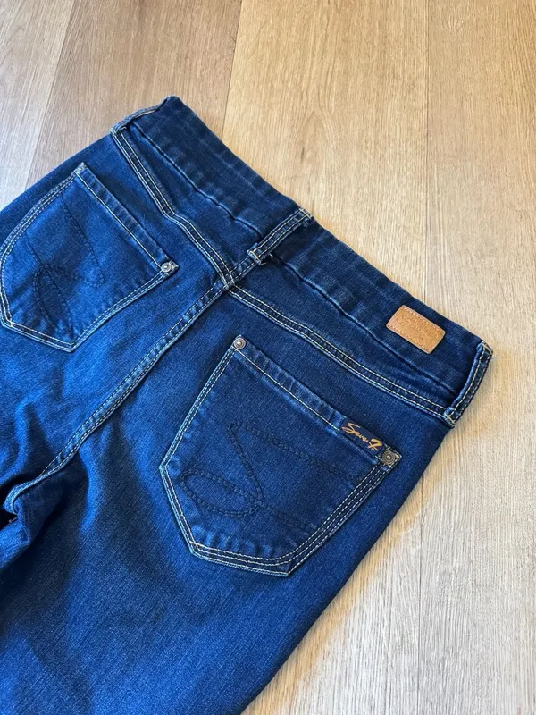 Seven7 Women's Mid-Rise Dark Wash Skinny Jeans Size 8 - Image 5