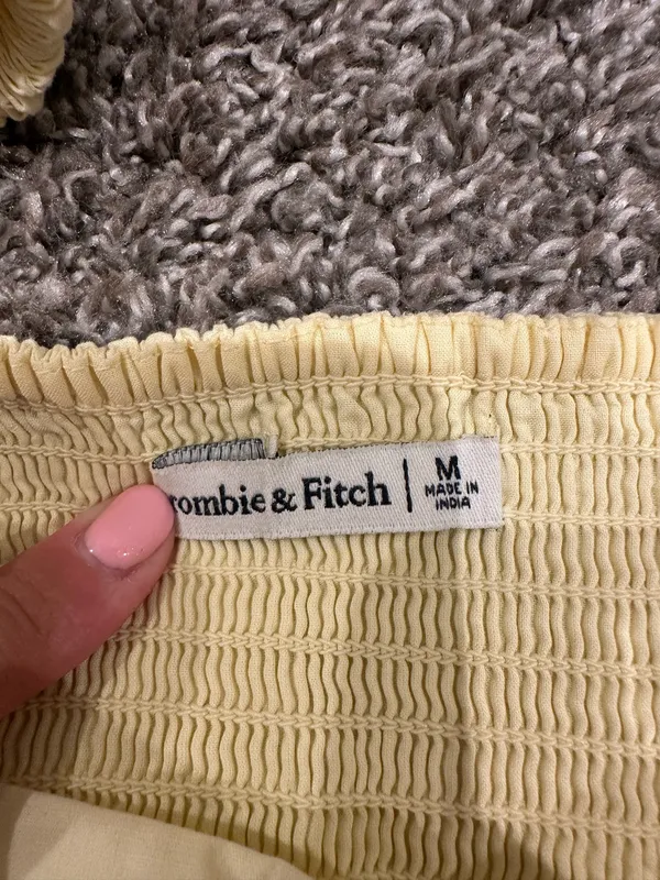 Abercrombie Yellow Crop Top - Image 4