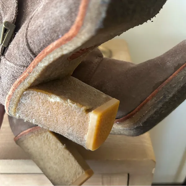 UGG Brienne Suede Ankle Boots Heeled Booties Leather Brown Buckle Size 7.5‎ - Image 6