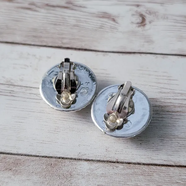 Vintage Clip On Earrings Light Pink Center with Silver Tone Halo - Image 7