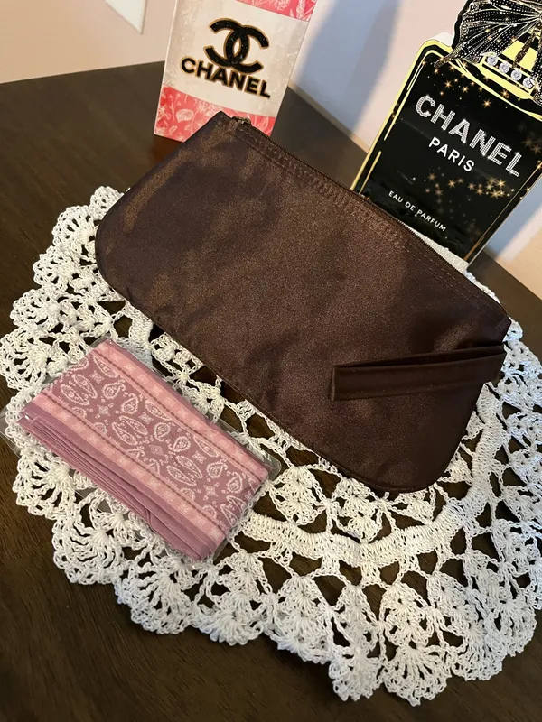 Mauve Pink and Brown Bedazzled Clutch - Image 4