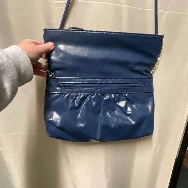 Vintage Valerie Barad blue leather crossbody handbag. - Image 3