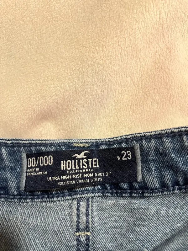Hollister Ultra High-Rise Mom Shorts 3" - Image 3