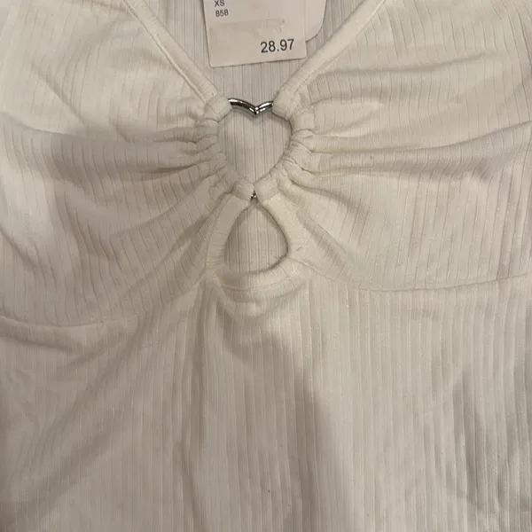 Elodie white ribbed‎ crop top heart detail size XS NWT - Image 2