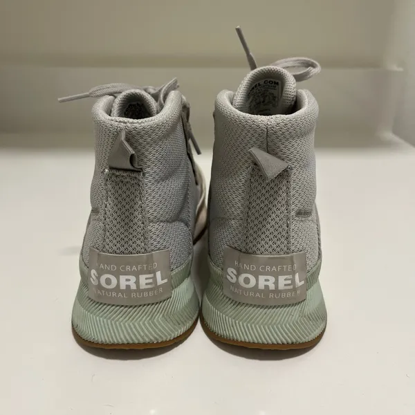 Sorel‎ Women's Out N About III Mid Sneaker Boot Size 6 - Image 3