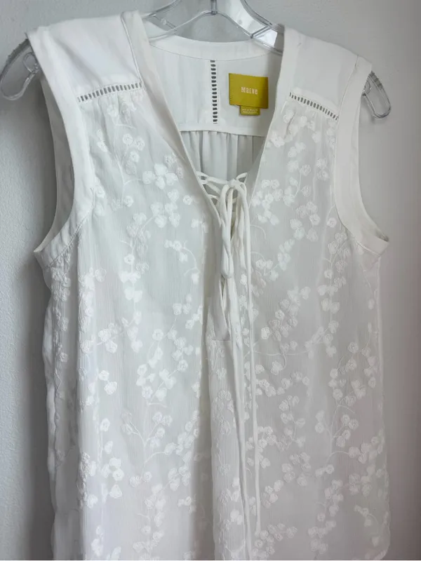 Anthropologie Mauve White Floral Lace Tie-Front Camisole - Image 2