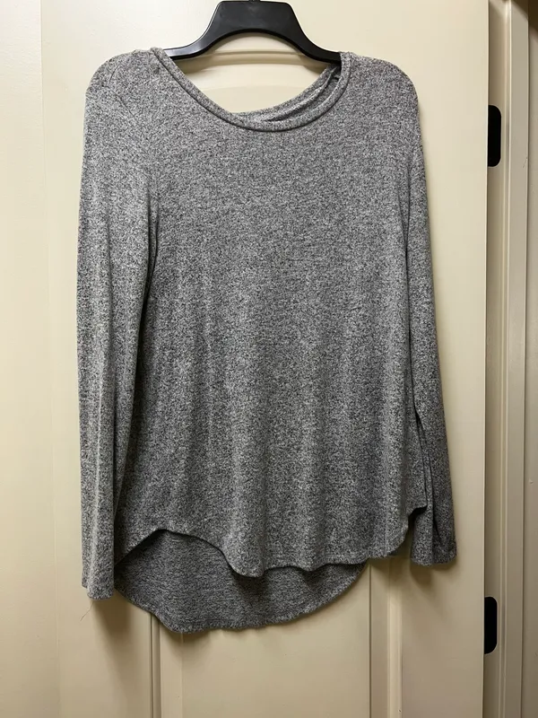 Old Navy Grey Long Sleeve Shirt - Image 3