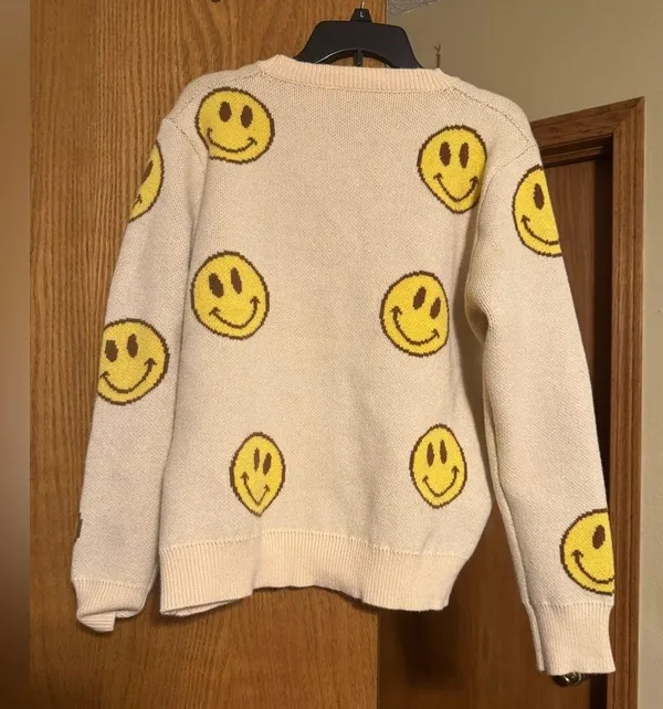 Heavy weight sweater brand size large - Image 3