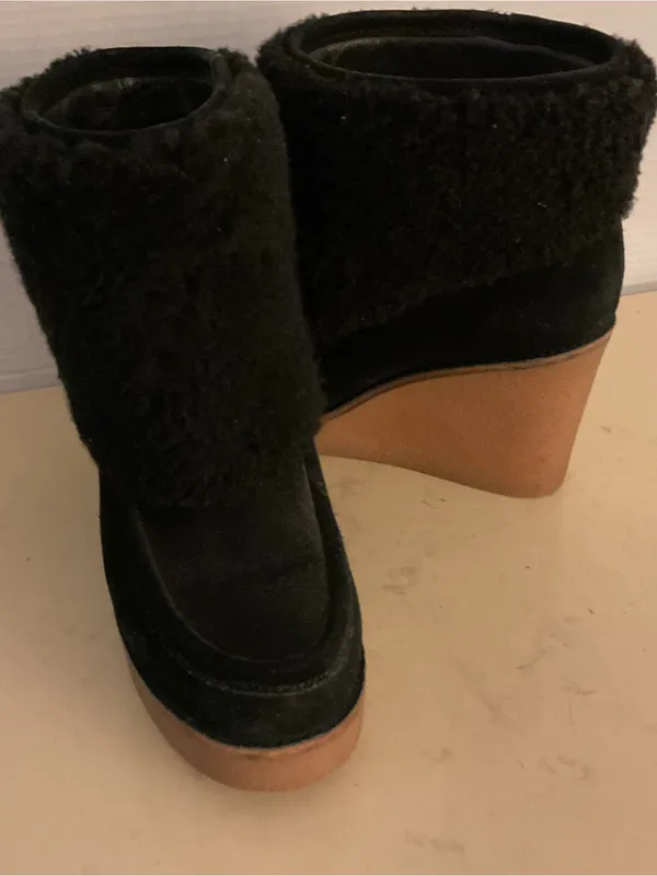 UGG women Black Suede sheepskin Wedge Coldin boots US 9.5 - Image 5