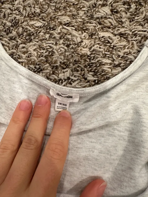 Light grey garage crop top lounge top - Image 3